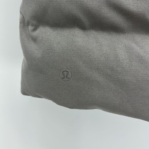 Lululemon Mens Wunder Puff Vest Tech Canvas NWT Sz L Mid Warmth in Gull Gray - Picture 5 of 13